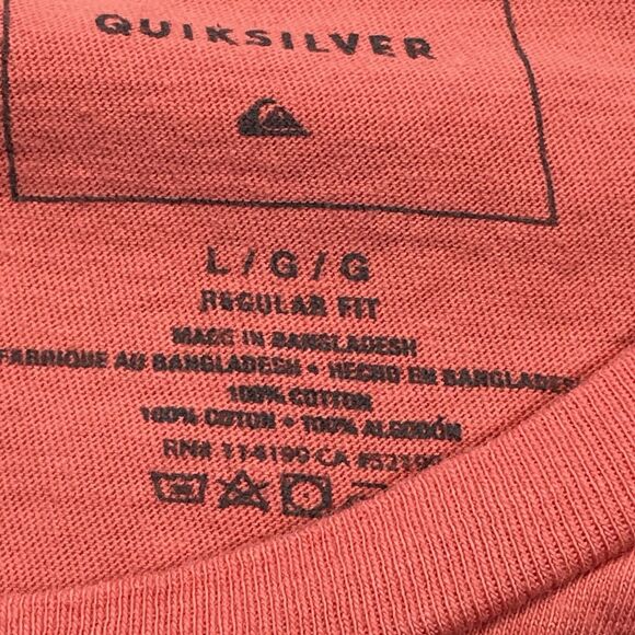 QUICKSILVER Shirt Mens Large Red Mountain & Wave Board Shorts Tee Crew Neck Lg - Picture 3 of 10